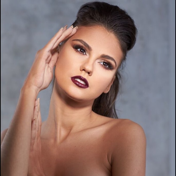 picture-of-yana-vozharovskaya