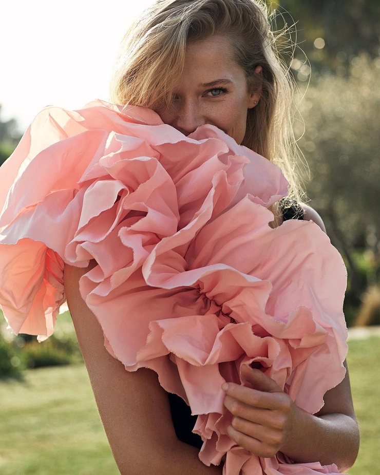 Toni Garrn Toni Garrn