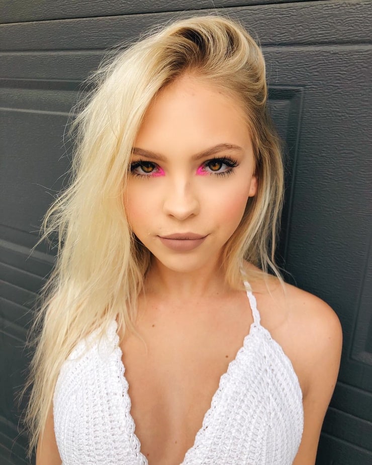 Фото jordyn jones