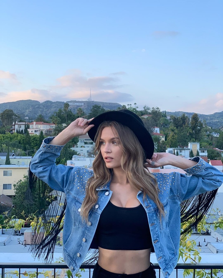 Josephine Skriver Josephine Skriver