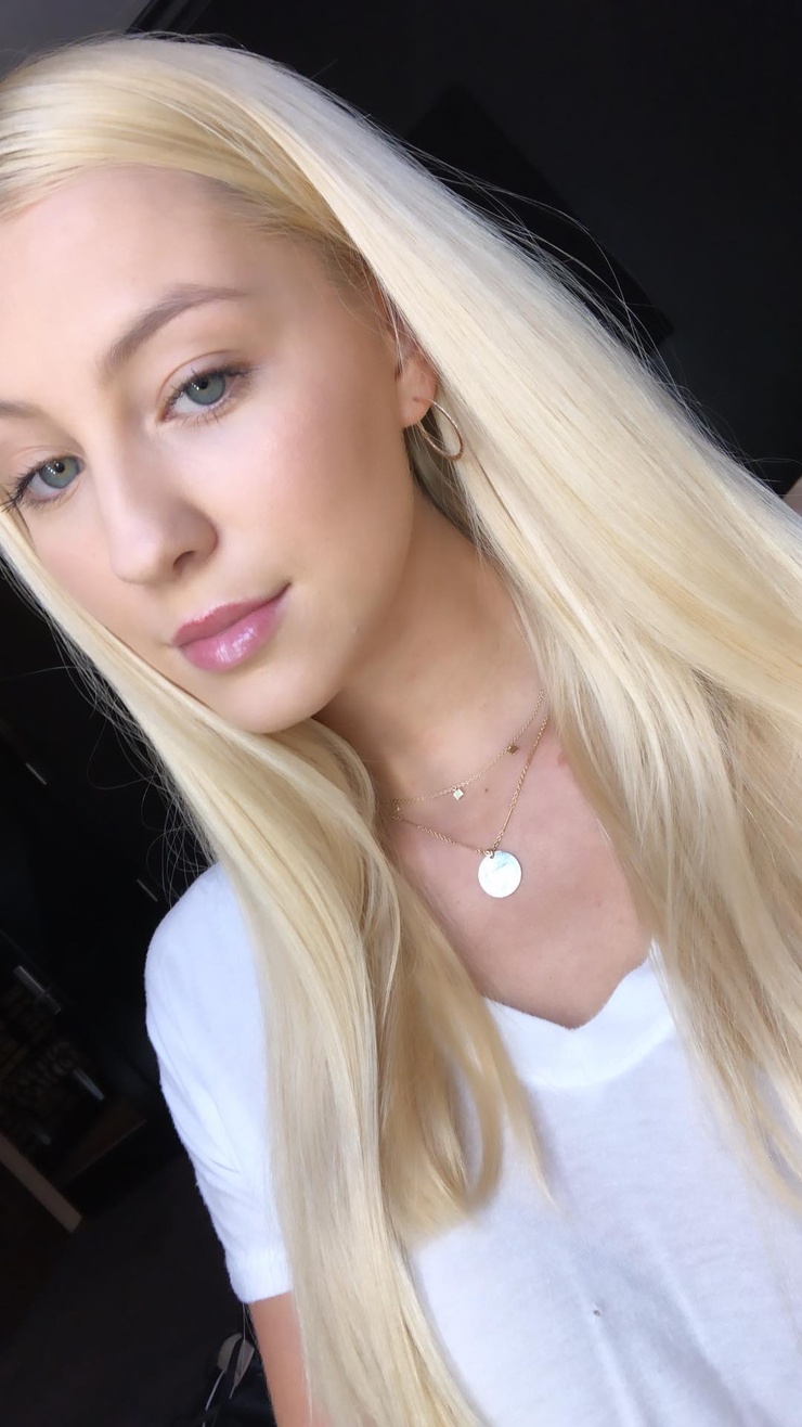 Ava Sambora