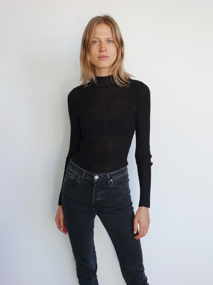 Laura Julie