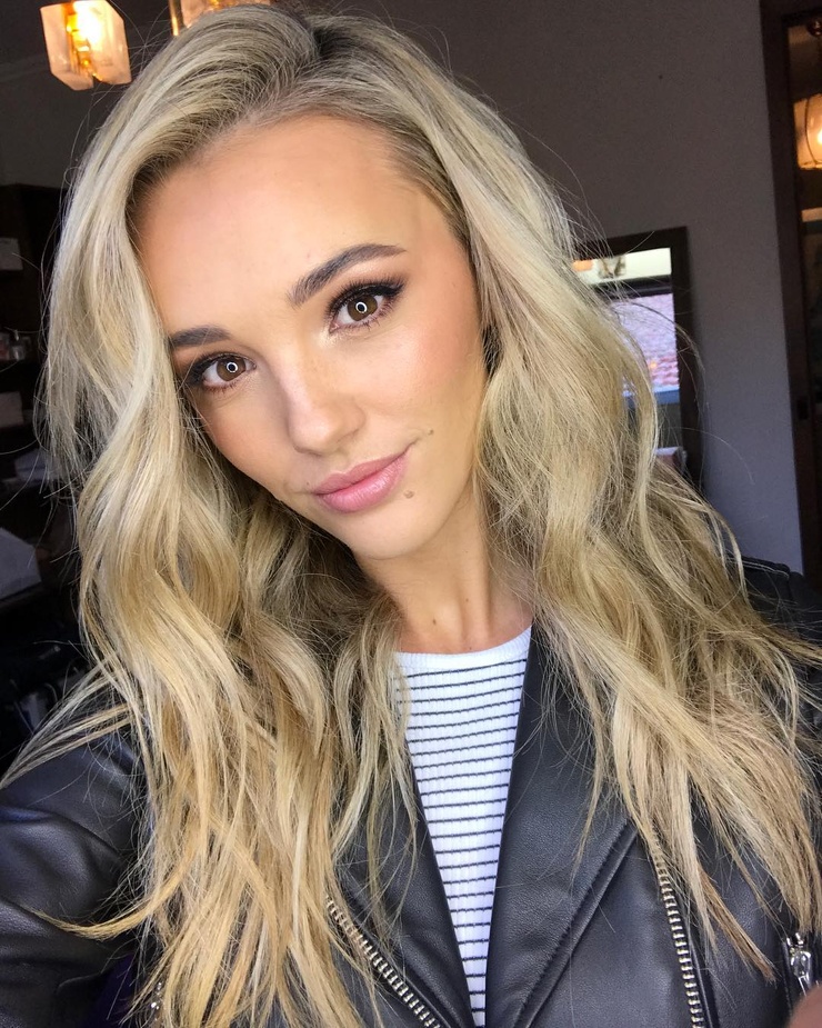Brooke Hogan (I) Brooke Hogan (I)