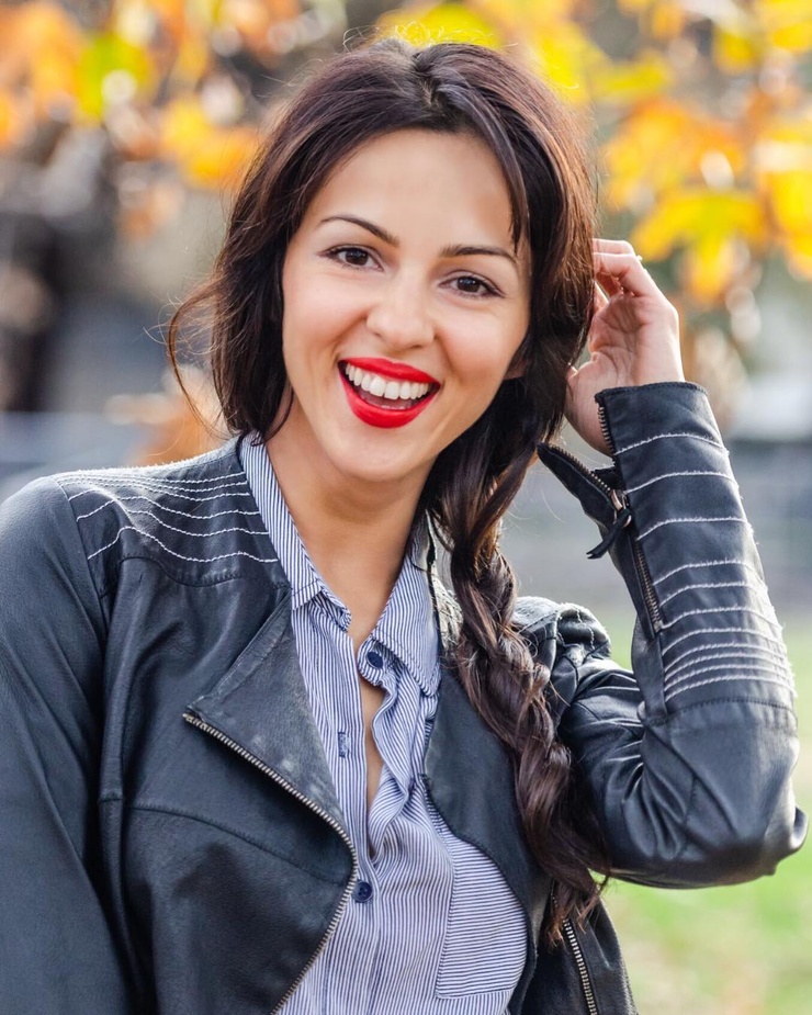 Annet Mahendru Annet Mahendru
