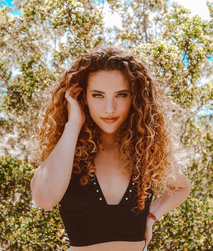 Sofie Dossi Sofie Dossi