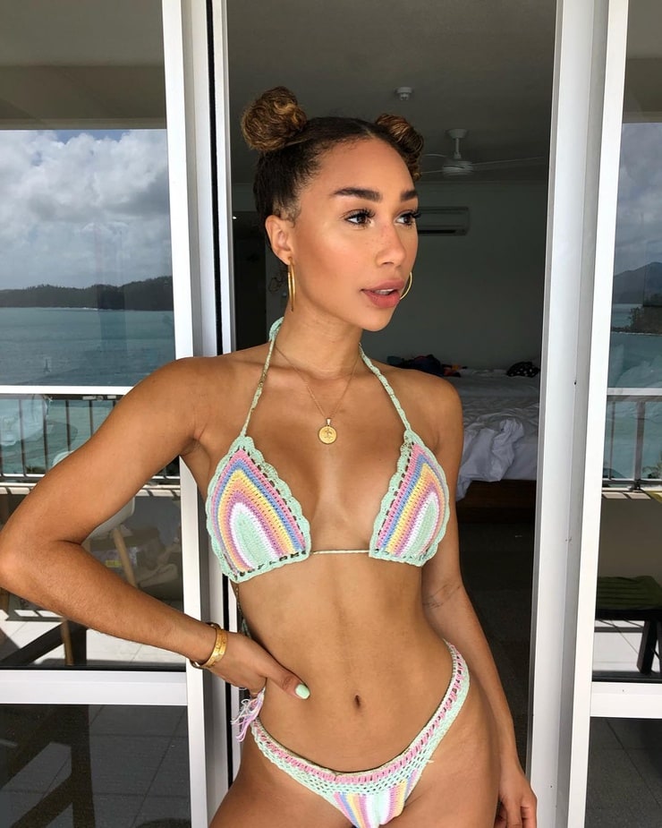 Picture Of Eva Gutowski 