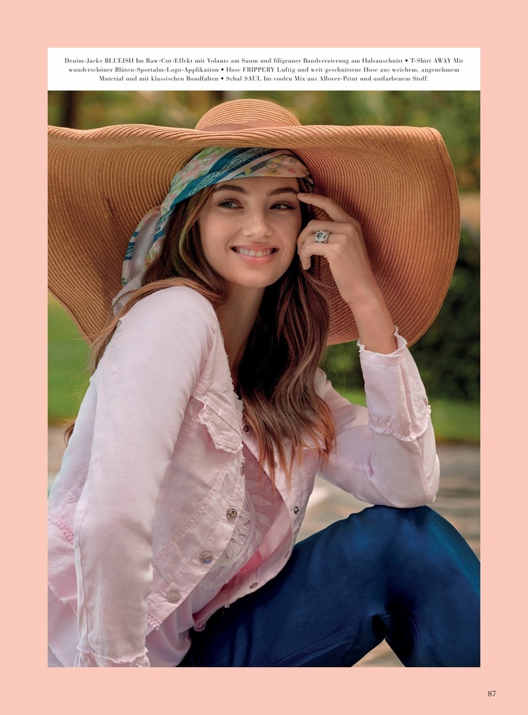 Lorena RAE