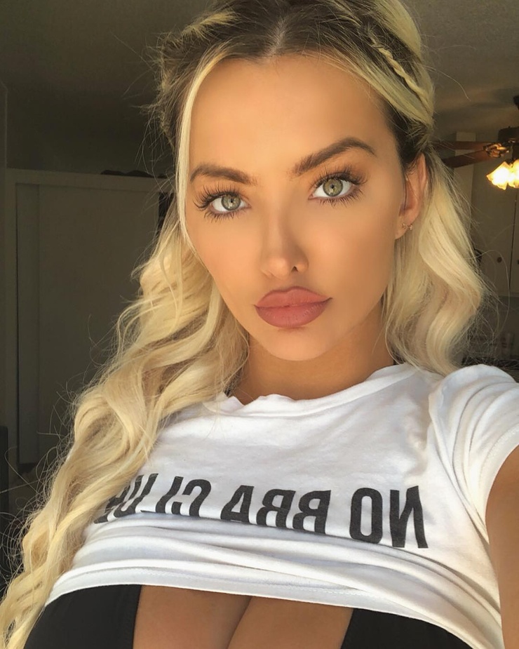 Lindsey Pelas Lindsey Pelas