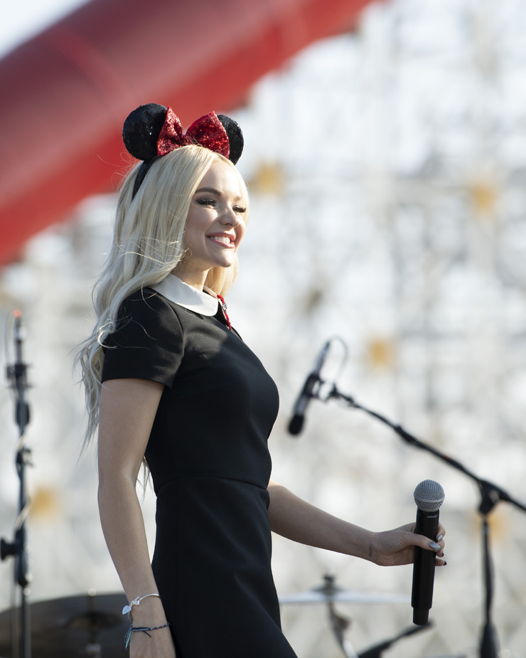 Dove Cameron
