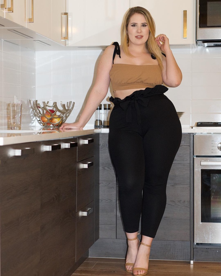 Sophie Turner (Plus Size)