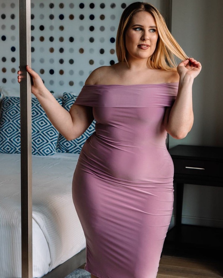 Sophie Turner (Plus Size)