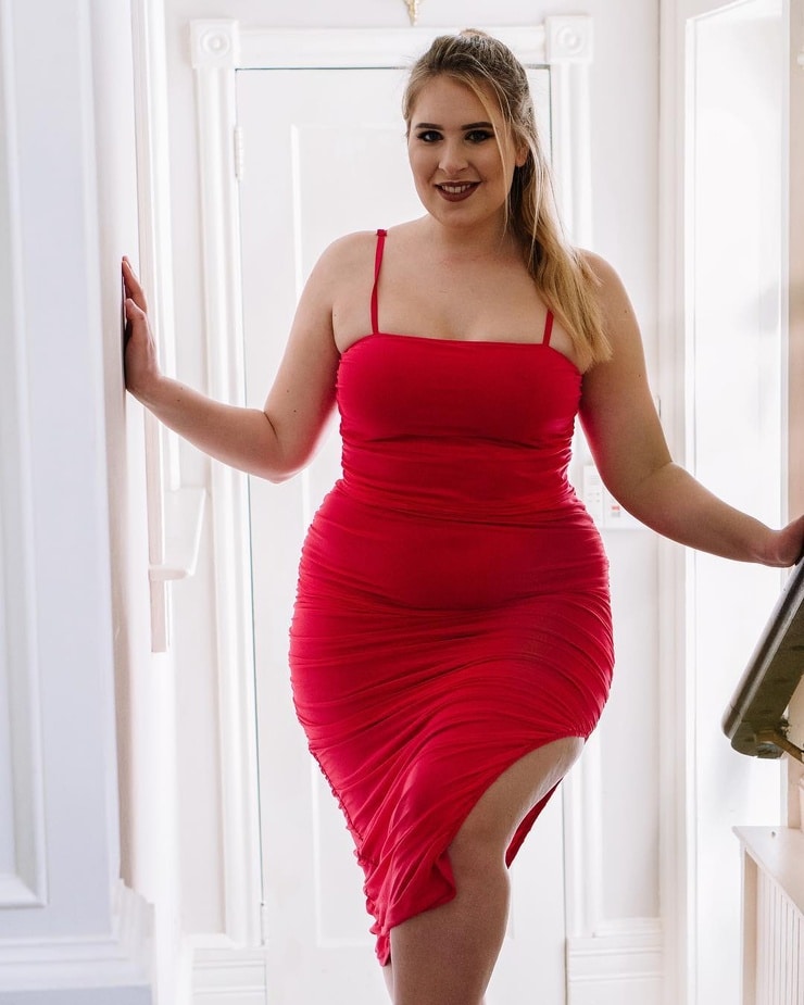 Sophie Turner (Plus Size)