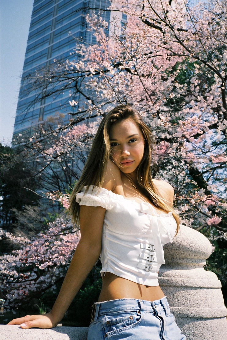 Alexis Ren Alexis Ren