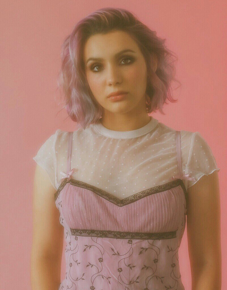 Hannah Marks Hannah Marks