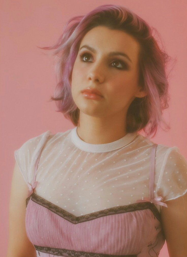 Hannah Marks Hannah Marks