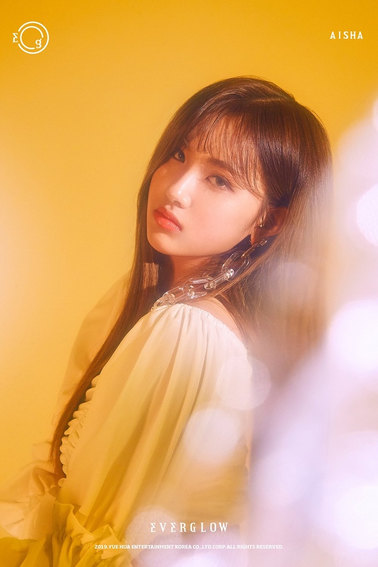 Aisha (EVERGLOW) Aisha (EVERGLOW)