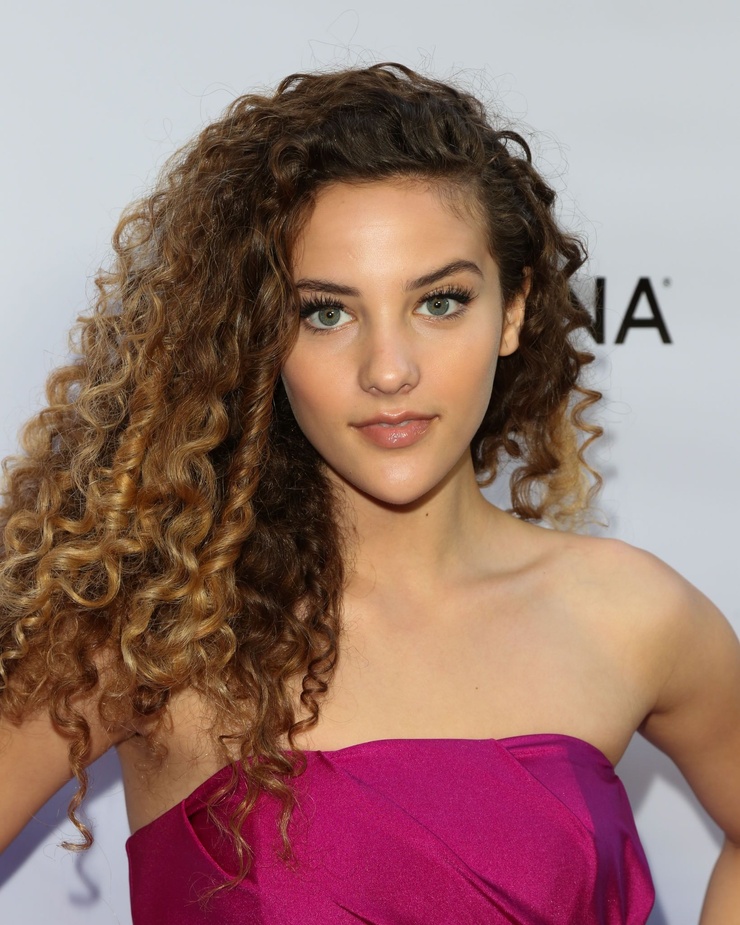 Sofie Dossi Sofie Dossi