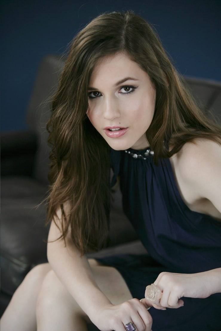 Erin Sanders