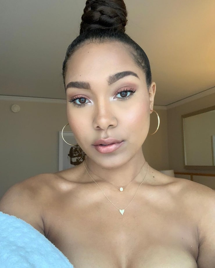 Parker McKenna Posey image