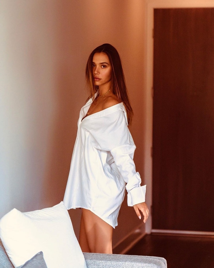 Alexis Ren Alexis Ren