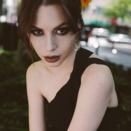 Charlotte Kemp Muhl