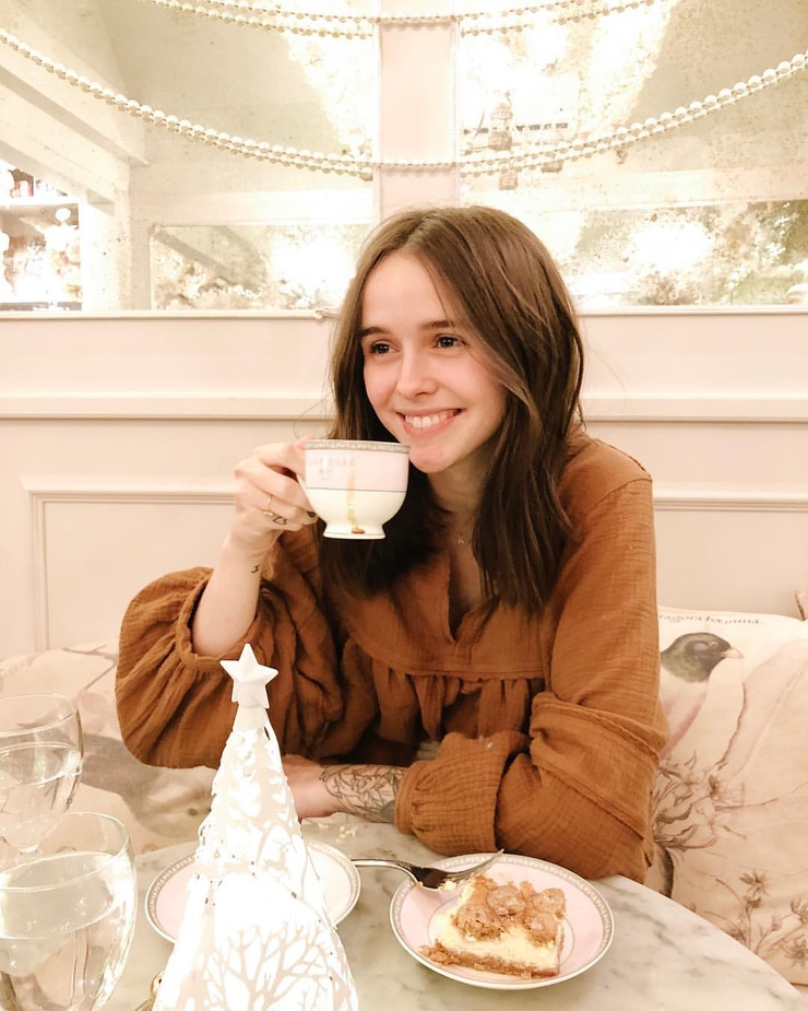 Acacia Brinley Acacia Brinley