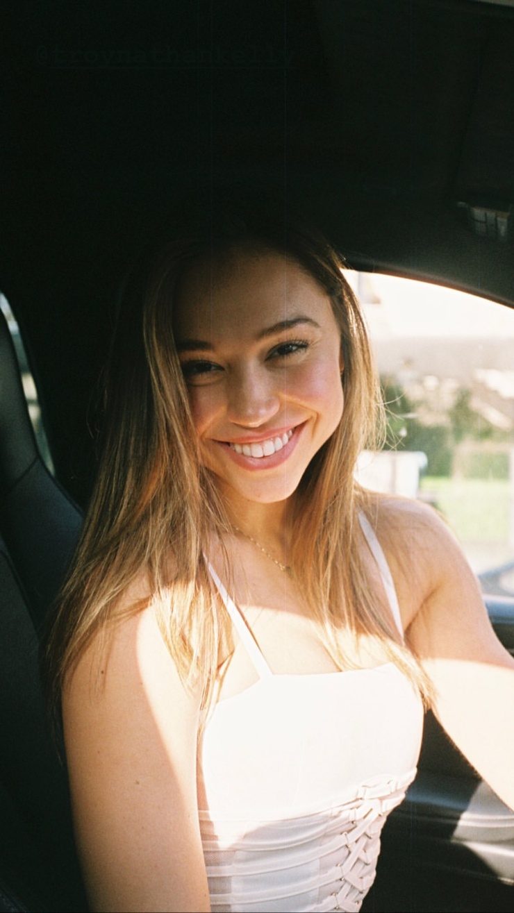 Alexis Ren Alexis Ren