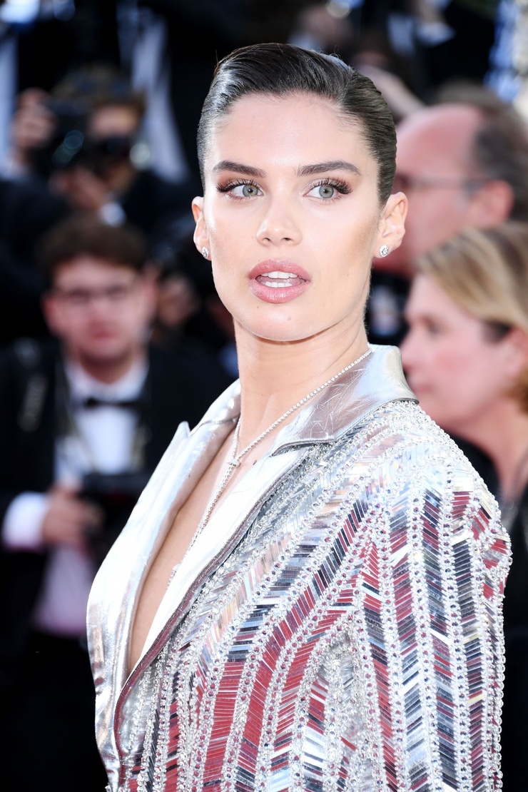 Sara Sampaio Sara Sampaio