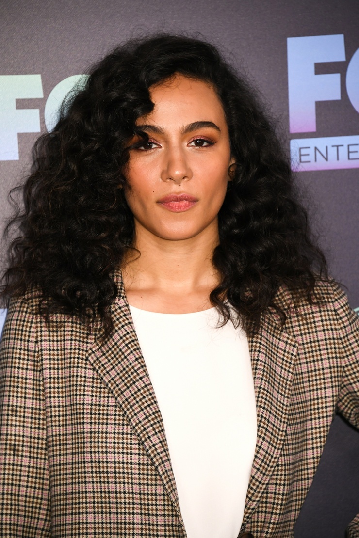 Aurora Perrineau