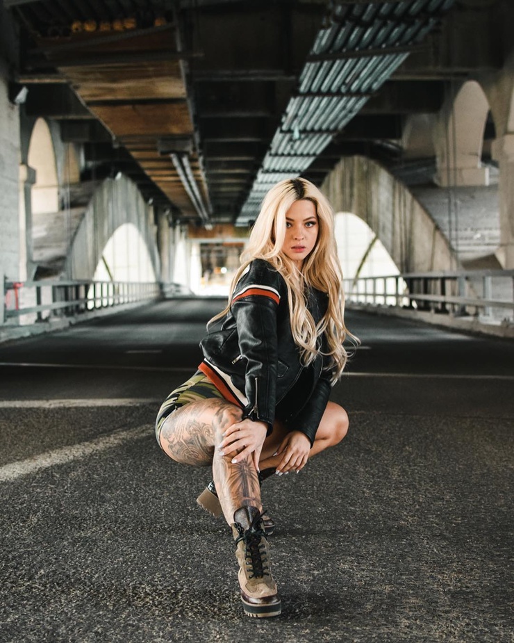 Ashley Resch Ashley Resch