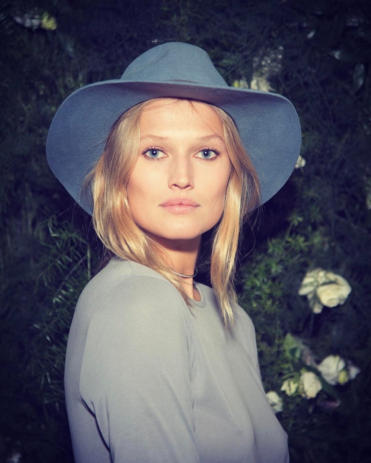 Toni Garrn Toni Garrn