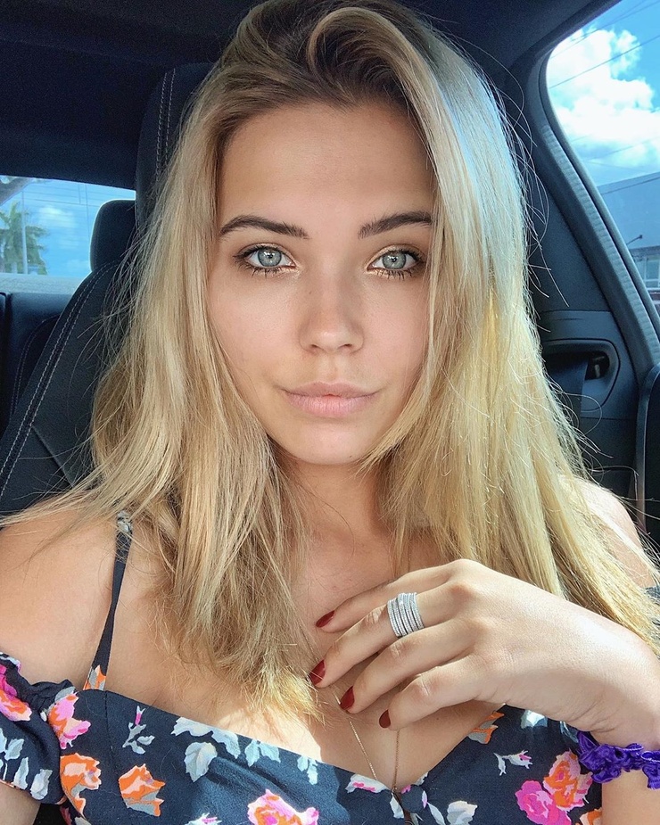 Sandra Kubicka Sandra Kubicka