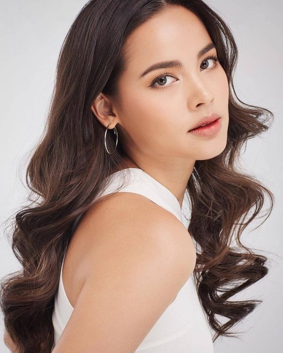 Urassaya Sperbund
