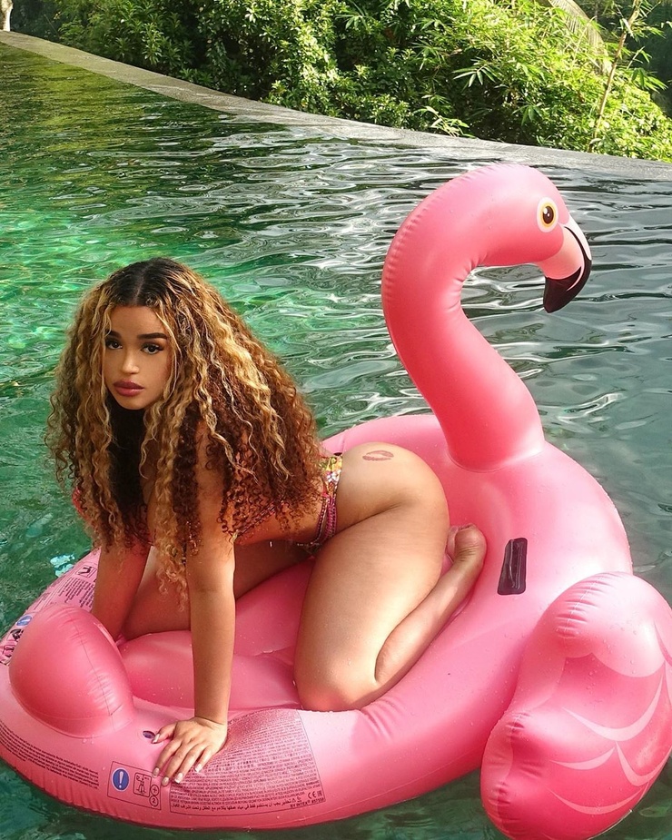 giselle lynette in answer #1677662