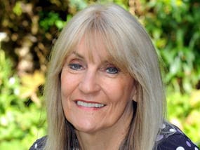 Lynn Faulds Wood