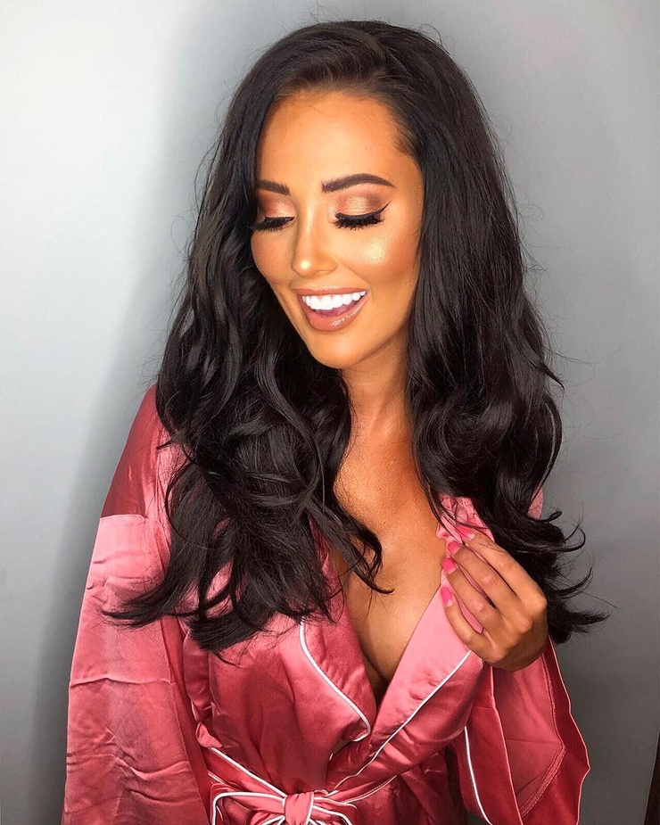 Yazmin Oukhellou