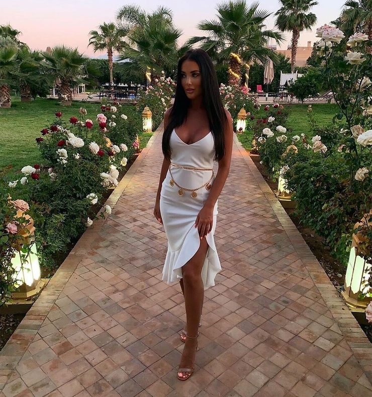 Yazmin Oukhellou