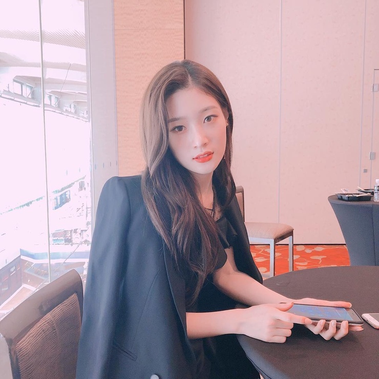 Chae-Yeon Jung Chae-Yeon Jung