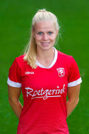 Kika van Es