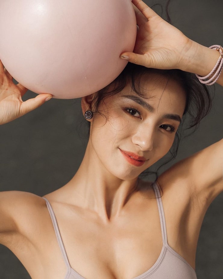 Chen Nuan Yang Chen Nuan Yang