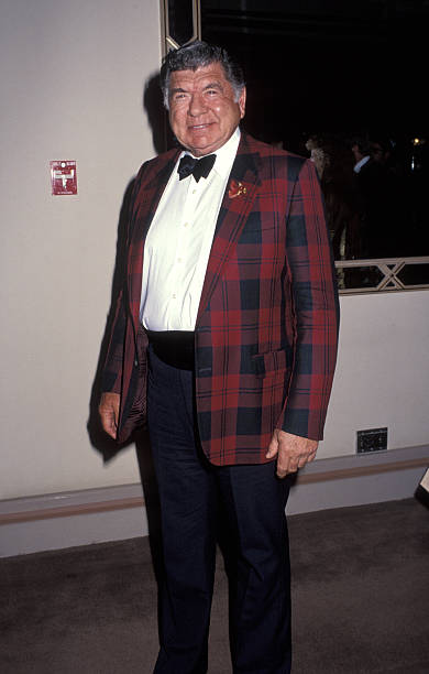 Claude Akins