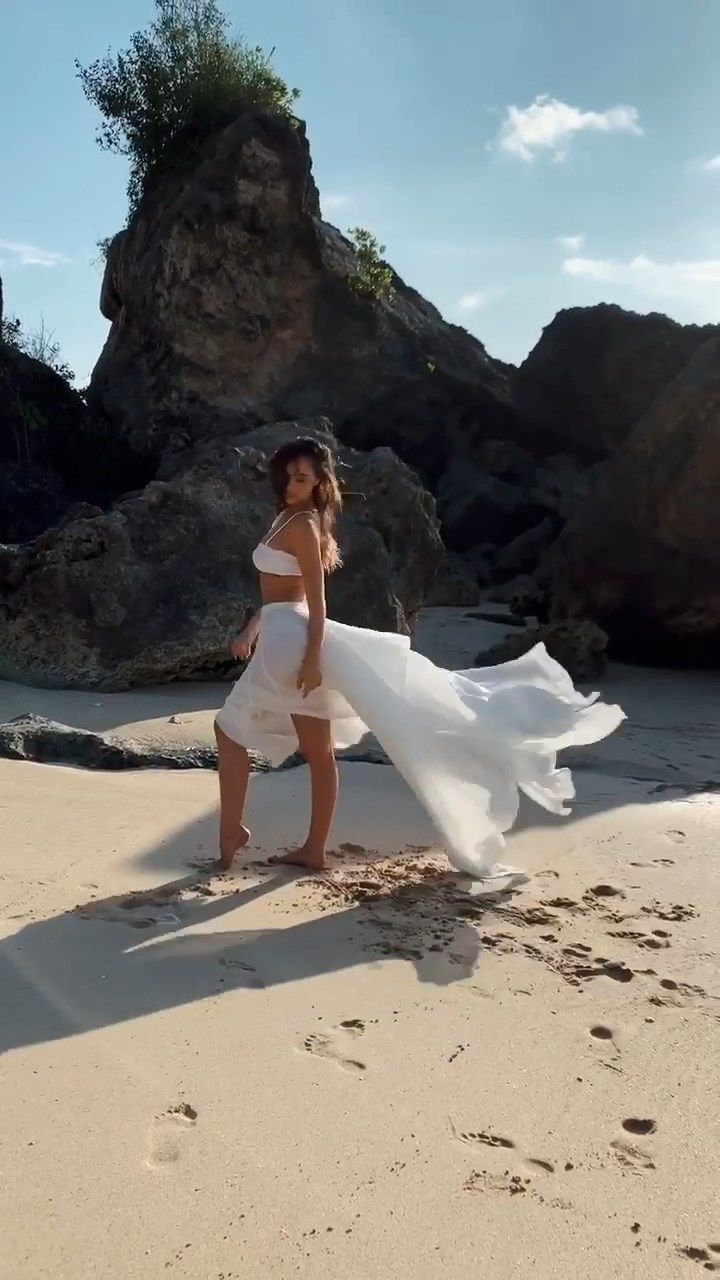 Alexis Ren