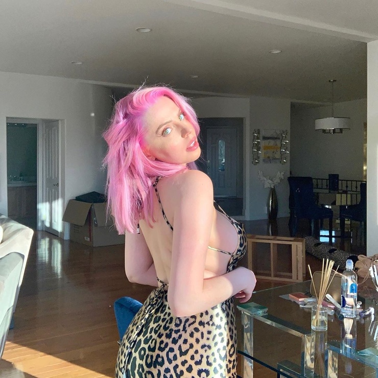 Violet Benson Violet Benson