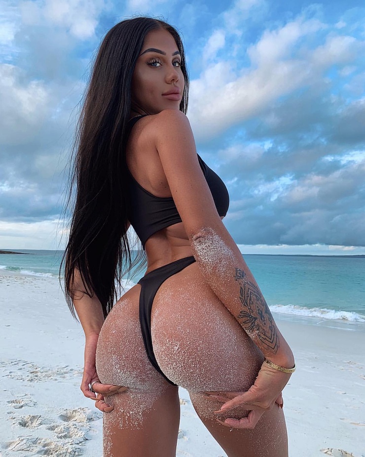 Laura Amy