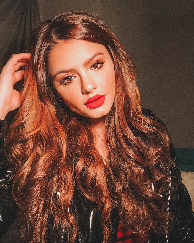 Camila Senna Camila Senna