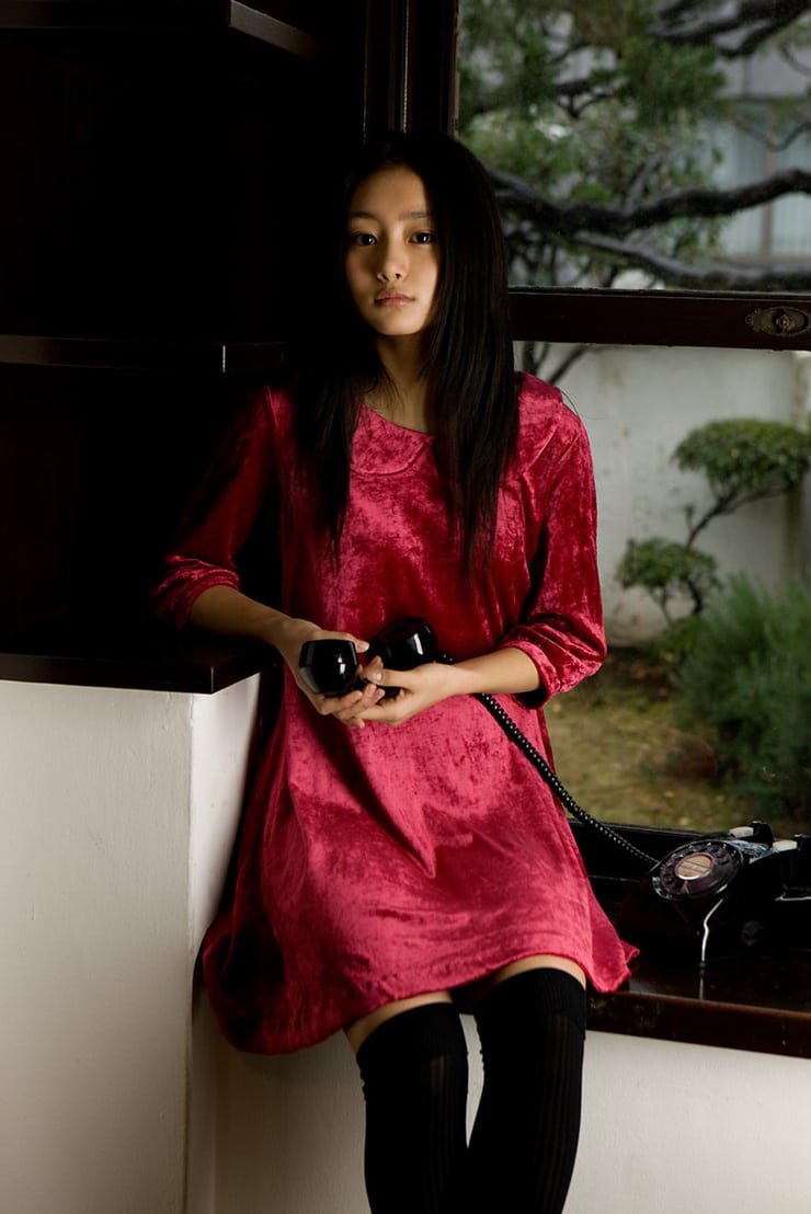 Shiori Kutsuna Shiori Kutsuna