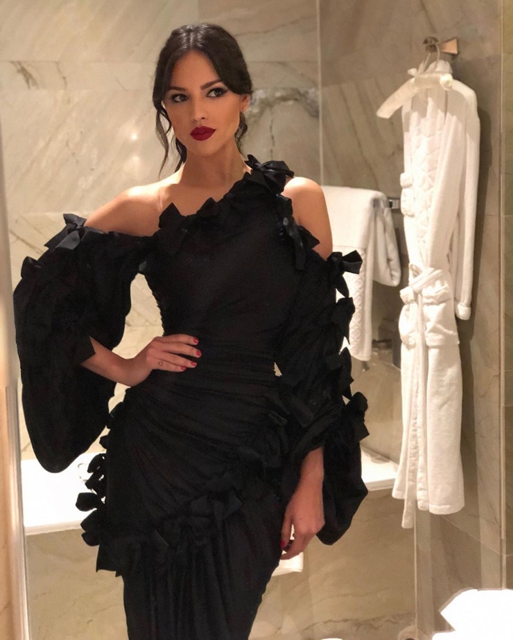 Eiza Gonzalez Eiza Gonzalez