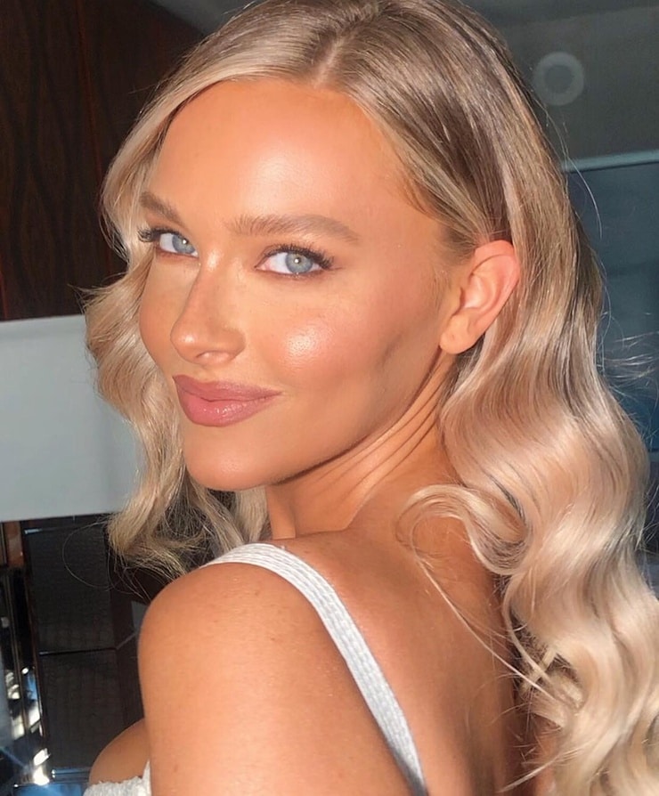 Picture Of Camille Kostek 5063