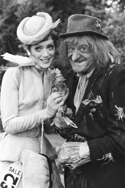 Lorraine Chase, Jon Pertwee