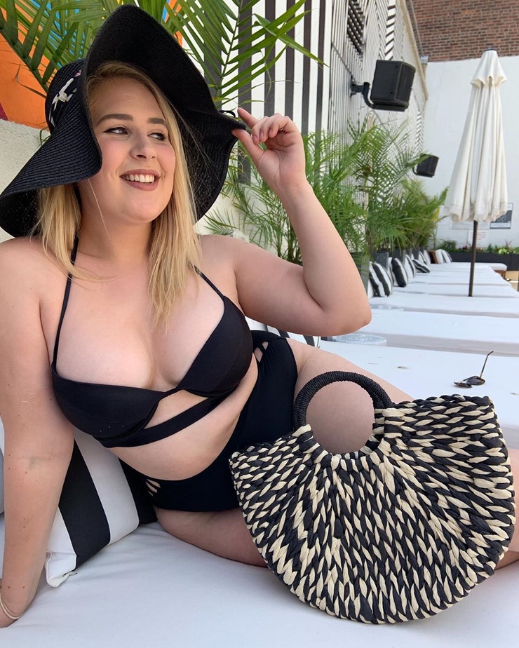 Sophie Turner (Plus Size)